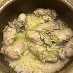 日本料理 太月 - 量少なめコース２３１００円。牡蠣ご飯。味付けも牡蠣の具合も良かったですが、ここまでの圧巻な出来と比べると。。とても美味しかったですよ