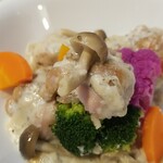 キッチン ブルー グローブ - フリカッセと野菜、茸もあります