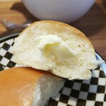 キッチン ブルー グローブ - マーガリンを塗ります