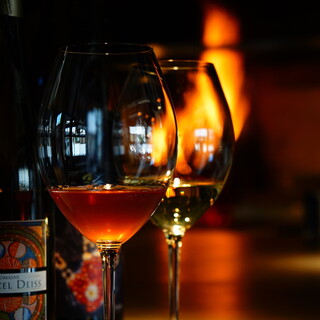 料理と相性の良いワインを豊富にご用意。カクテルやウイスキーも