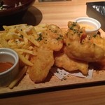 ファウセッツ - フィッシュアンドチップス。これで1人前。大ボリューム！