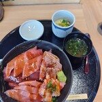 鮪と米 - 本マグロ極大盛セット 2800円 茶碗蒸し　味噌汁