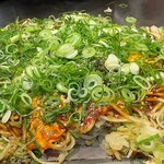 Hiroshima Okonomiyaki Hiro - 廣スペシャル 1150円。