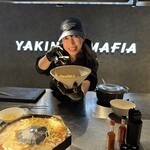 YAKINIKUMAFIA IKEBUKURO - 〆のちゃんぽんを作る店員さん