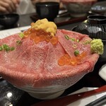 吉祥寺 肉ドレス海鮮丼 - 