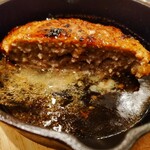 肉と酒 はじめ - 鉄板焼ハンバーグの肉汁