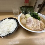 横浜ラーメン 町田家 - 