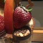 PATISSERIE ASAKO IWAYANAGI - パルフェビジュー® マンゴー苺