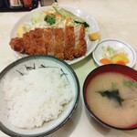 Akebono - 中とんかつ定食1400円