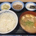 松屋 - 料理写真:豚汁朝定食＜ミニ牛皿＞（¥490）