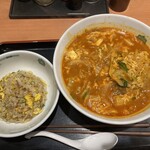 日高屋 - チゲ味噌ラーメン+半炒飯　R5.12.14  19:10