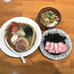 とも笑 - 【限定】丸蟹らぁめん。　ぼんじり丼　トッピング