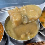 Salaam Curry - アサリ、イカ、エビ