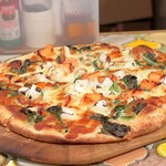 トリワイン ＰＩＫＯＳＨＨＨＵ - かぶらと鮭のきもアンチョビクリームピザ