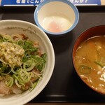 Matsuya - ネギ塩牛焼肉丼+豚汁半熟玉子セット 850円