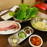 李朝園 - サムギョプサル定食