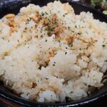 Kushiyaki Sakura - 鉄板ガーリックライス550円