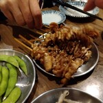 Gyougyousha - 鶏皮、枝豆。