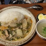 Cafe 馬車の扉 - 野菜たっぷり中華丼