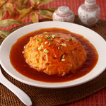 香港料理 蘭 - 天津飯。美味しいお料理を取り揃えてお待ちしております。