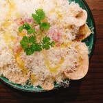 Salad with raw mushrooms and shaved parmesan