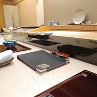 花暦 - 店内は洗練された雰囲気