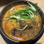 ホルモンらーめん8910 - カルビラーメン(赤)