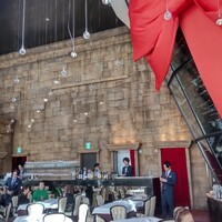 RESTAURANT DAZZLE - 店内、天井高いですね