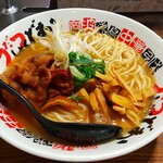 うだつ食堂 - 徳島中華そば（880円）