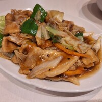 Szechwan Cuisine & Wine 四川料理 御馥 中之島ダイビル店 - 豚バラとキャベツの黒胡椒炒め