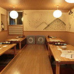 信夫路 - 2013' 11/28 奥に広がる掘り炬燵の小上がり