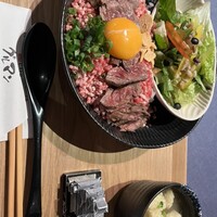 馬刺しと焼き鳥 グルマン三年坂 - 