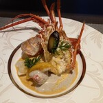 227792446 - ◉ 海の幸料理②
                    　鳥羽産伊勢海老の鉄板焼き
                    　アメリケーヌソース、大紀町の椎茸のソース