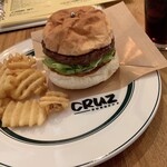 CRUZ BURGERS & CRAFT BEERS - 