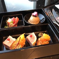 DINING & BAR TABLE 9 TOKYO - 
