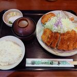 とんかつ 竹亭 - とんかつ定食　900円