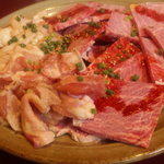 焼肉ハウスロッジ - Ａセットのカルビ、とり、ホルモン