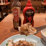 VIETNAMESE CYCLO - 鶏飯“コムガー” ＋ ホットチリソース ＋ ニョクマム