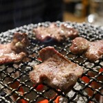 炭火焼肉ホルモンさわいし - 黒毛和牛タン先