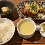 RIBAYON ATTACK - 油淋鶏定食　1100円（税込）