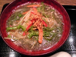 ちゃぶ屋 とんこつらぁ麺 ＣＨＡＢＵＴＯＮ - スピルリナの野菜系らぁ麺