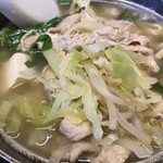 おふくろ亭 - 2023/12/15
      ホル鍋定食 大飯 600円
      ✴︎選べる小鉢 温泉玉子