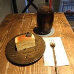 カカ チーズケーキストア - KAKAとアイスコーヒー