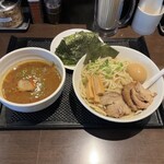 Buraun - "カレーつけ麺(並)"880円に"特製セット"390円をトッピング♪