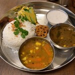 Milenga - Rice&3curry set(veg)1100円 サンバル・ラッサム・ライタ