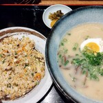 らーめん やな川 - ラーメン・半チャンセット