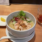 蔭山樓 - 鶏白湯スープ、シャキシャキ野菜と開化楼の麺が合わさって絶妙な美味しさ