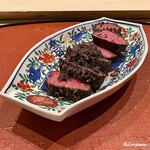 御料理 寺沢 - 水沢牛のフィレ肉の炭火焼の黒トリュフ掛け