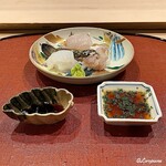 御料理 寺沢 - 寒鮃に活けの菱蟹と泥障烏賊を割醤油とチリ酢で