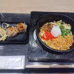 鉄鍋まぜ焼そば 鐵 - 料理写真:くろがね温玉トッピング＋セット焼売